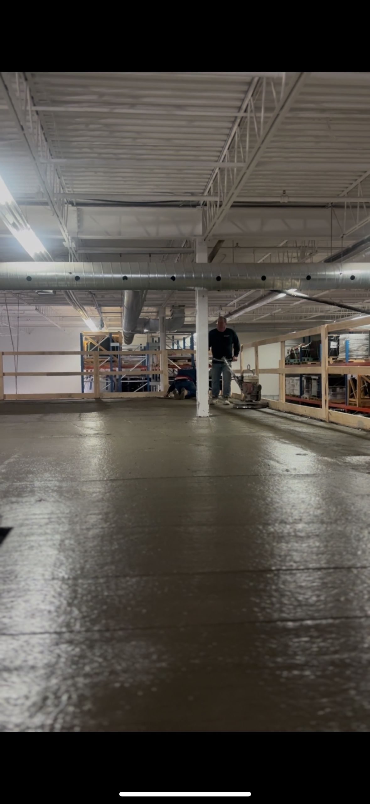 Polissage du béton en cours